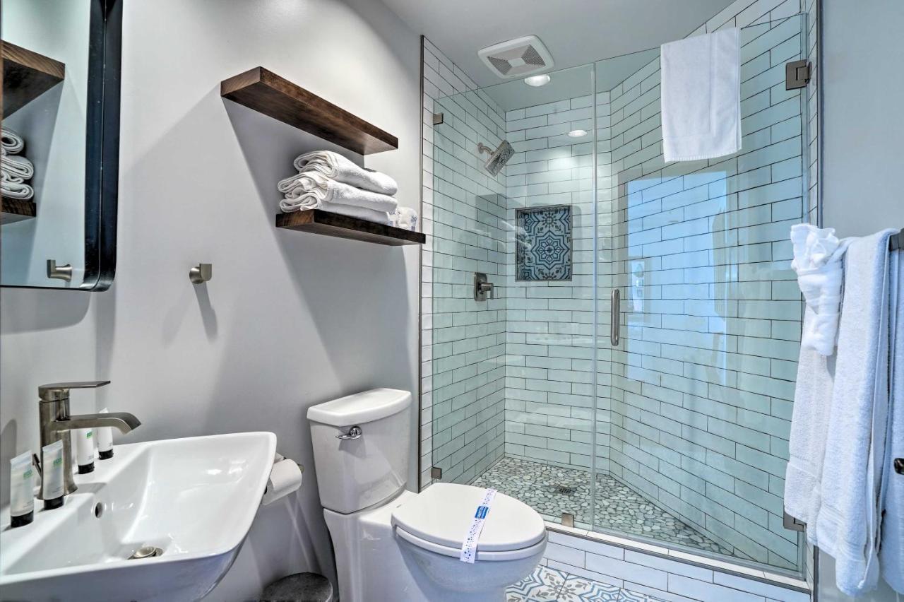 Quiet Avalon Getaway Villa With Ocean View And Balcony 외부 사진